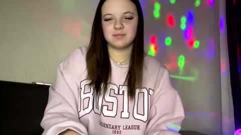 girl_shy07 online show from February 5, 8:02 pm