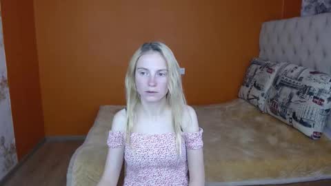 Snapshot of girl_summer97 chatting on October 12, 2:05 pm Katia online show from October 12, 2:05 pm
