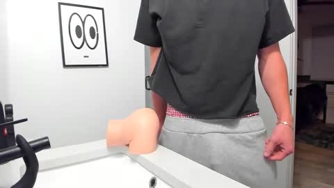 girlcontrol online show from November 29, 5:54 am