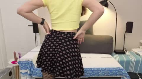 Snapshot of girlfrend10 chatting on April 24, 3:03 pm Girlfriend online show from April 24, 3:03 pm