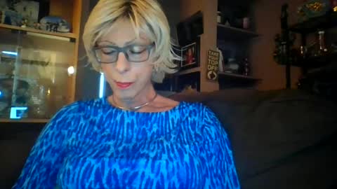 Girlinrock online show from June 25, 1:05 am