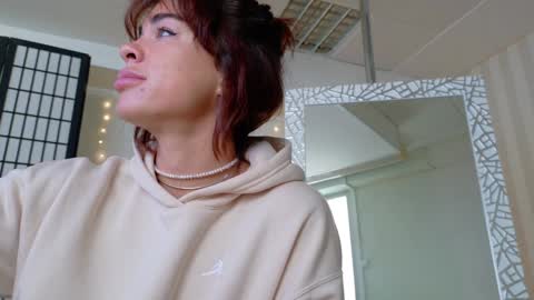 Snapshot of girlnextd00r_ chatting on March 7, 1:18 pm Hanna online show from March 7, 1:18 pm