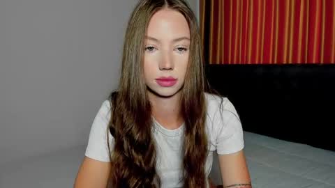 Snapshot of girlnextd00r_ chatting on March 23, 1:09 am Hanna online show from March 23, 1:09 am