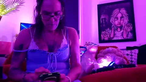 girls227445638252 online show from March 31, 5:52 am