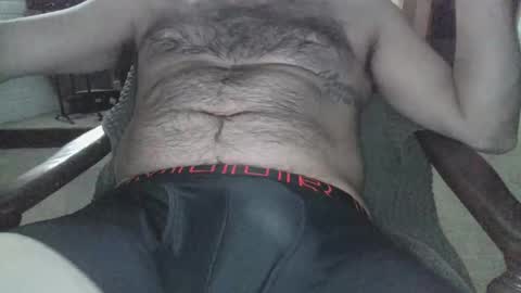 Snapshot of girthyhunguy chatting on December 28, 9:52 am girthyhunguy online show from December 28, 9:52 am