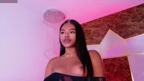 gisela_valencia online show from June 16, 2:30 pm