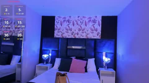     online show from November 8, 10:48 am