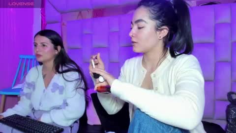 Snapshot of gisell_squirt chatting on May 11, 1:39 pm gisell_squirt online show from May 11, 1:39 pm