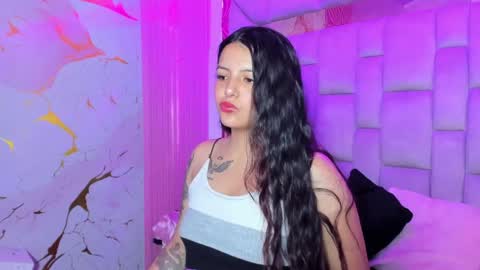 Snapshot of gisell_squirt chatting on May 16, 12:37 pm gisell_squirt online show from May 16, 12:37 pm