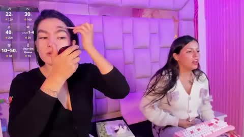 Snapshot of gisell_squirt chatting on June 18, 12:42 pm gisell_squirt online show from June 18, 12:42 pm