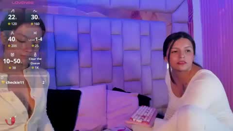Snapshot of gisell_squirt chatting on June 27, 1:39 pm gisell_squirt online show from June 27, 1:39 pm
