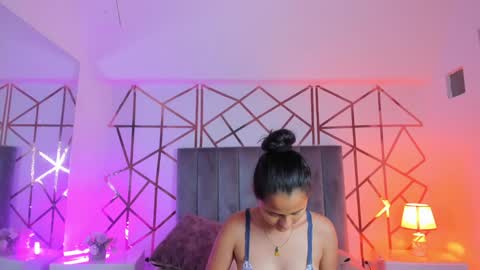 GISELLE ROLDAN online show from January 15, 12:04 pm