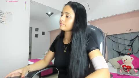 GISELLE ROLDAN online show from October 23, 5:29 am