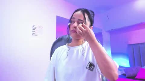 GISELLE ROLDAN online show from January 11, 4:17 am