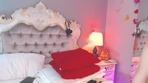 GiselleNoah online show from February 11, 6:01 pm