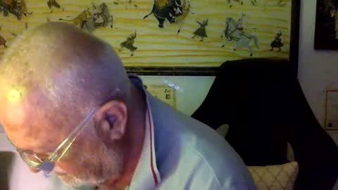 Snapshot of giutomma930394 chatting on May 26, 9:33 pm giutomma930394 online show from May 26, 9:33 pm