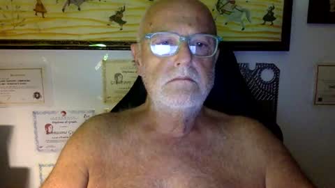 Snapshot of giutomma930394 chatting on June 28, 10:27 pm giutomma930394 online show from June 28, 10:27 pm