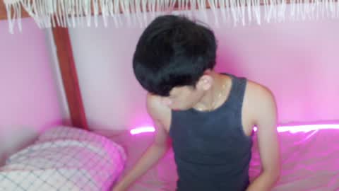 givemethrillx online show from April 23, 2:46 am