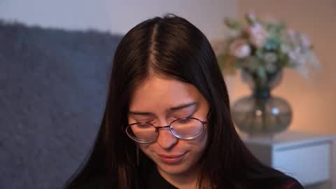 Snapshot of gizefto chatting on December 1, 2:33 pm Agness online show from December 1, 2:33 pm