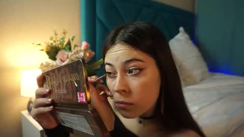 Snapshot of gizefto chatting on December 2, 3:51 pm Agness online show from December 2, 3:51 pm