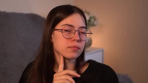 Snapshot of gizefto chatting on February 5, 2:00 pm Agness online show from February 5, 2:00 pm