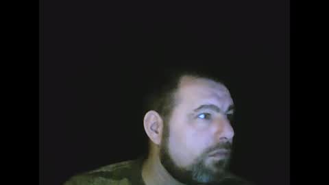 Snapshot of gjleeke chatting on December 28, 12:04 am guzz online show from December 28, 12:04 am