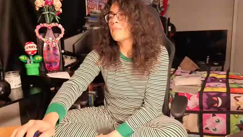 glaceon9 online show from February 17, 5:25 am