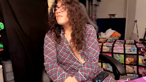 glaceon9 online show from December 1, 10:20 am