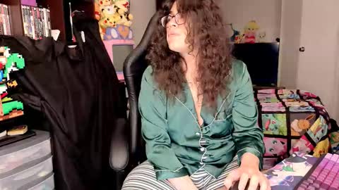 glaceon9 online show from February 10, 3:38 pm