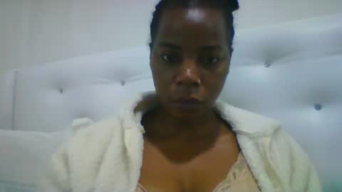 gladie46 online show from July 15, 5:12 am