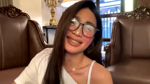 Snapshot of gleiahong chatting on March 20, 4:39 am gleiahong online show from March 20, 4:39 am