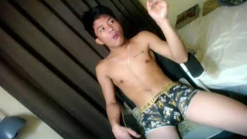 Snapshot of glenndou_daxs chatting on September 28, 2:55 pm glenndou_daxs online show from September 28, 2:55 pm