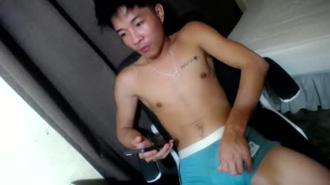 Snapshot of glenndou_daxs chatting on October 10, 11:20 am glenndou_daxs online show from October 10, 11:20 am