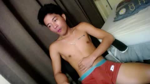 Snapshot of glenndou_daxs chatting on October 17, 12:08 pm glenndou_daxs online show from October 17, 12:08 pm