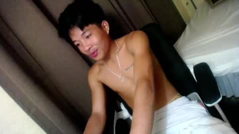 Snapshot of glenndou_daxs chatting on October 20, 5:08 am glenndou_daxs online show from October 20, 5:08 am