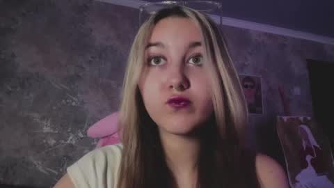 Kelly online show from April 13, 1:49 pm