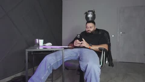 Matthew .. for short call me Matt online show from November 9, 4:33 am