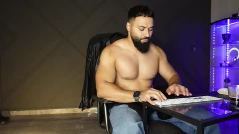 Matthew .. for short call me Matt online show from May 28, 7:33 pm