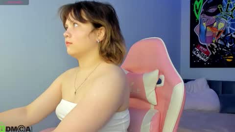 Snapshot of glimmer_goddesss chatting on September 17, 8:27 am glimmer_goddesss online show from September 17, 8:27 am