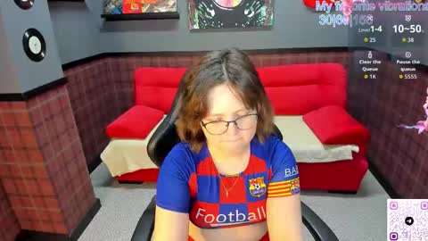 Snapshot of glimmer_goddesss chatting on October 2, 1:34 am glimmer_goddesss online show from October 2, 1:34 am
