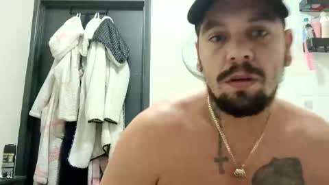 Snapshot of glitch117485 chatting on November 13, 11:58 pm glitch117485 online show from November 13, 11:58 pm