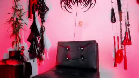 Snapshot of glitch_doll chatting on July 19, 8:12 pm NYX online show from July 19, 8:12 pm