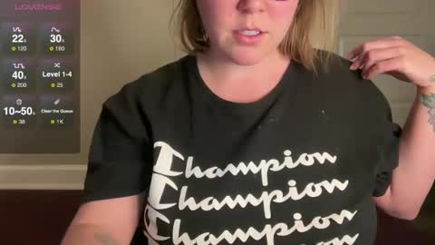 Snapshot of glitterkitty_108 chatting on January 17, 12:20 am GlitterKitty 108 online show from January 17, 12:20 am