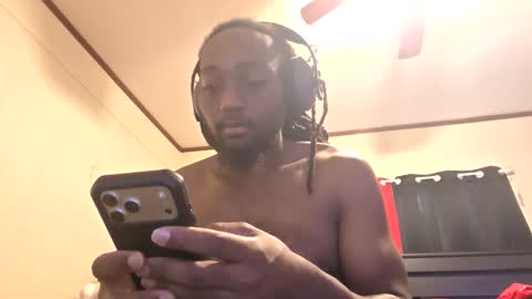 Snapshot of glomightyj chatting on May 16, 4:17 pm glomightyj online show from May 16, 4:17 pm