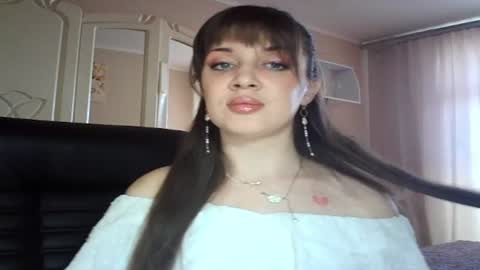 Snapshot of gloriashine chatting on March 12, 7:13 am gloriashine online show from March 12, 7:13 am