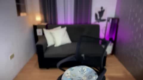 shy online show from September 19, 5:09 am