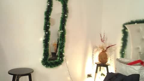 Snapshot of glory_shine chatting on December 18, 12:33 pm Glory online show from December 18, 12:33 pm