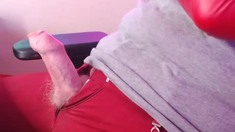 Snapshot of glovemad chatting on December 7, 2:46 pm Glove Mad online show from December 7, 2:46 pm