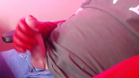 Snapshot of glovemad chatting on February 24, 10:58 pm Glove Mad online show from February 24, 10:58 pm