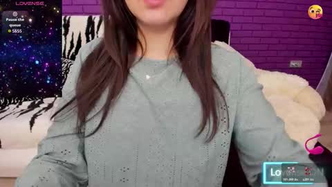 Mia online show from December 4, 10:51 pm